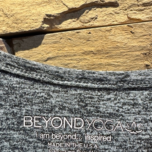 Beyond yoga gray tank top L - Picture 3 of 4